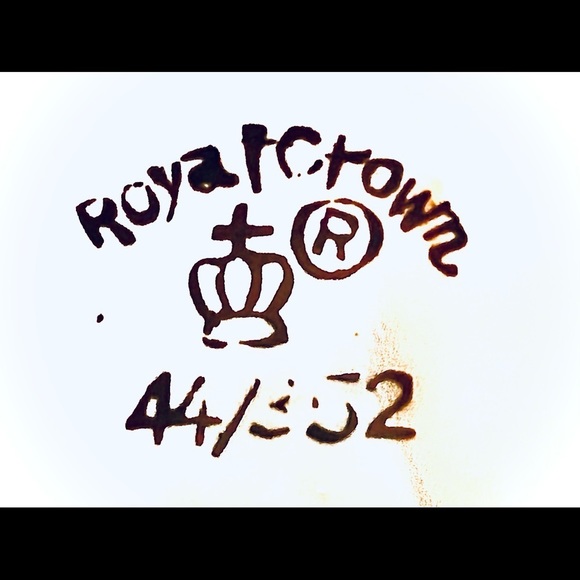 Royal Crown Pottery Hand Painted Yellow Finches Salt/pepper Shakers W/bird Nests - Picture 16 of 16